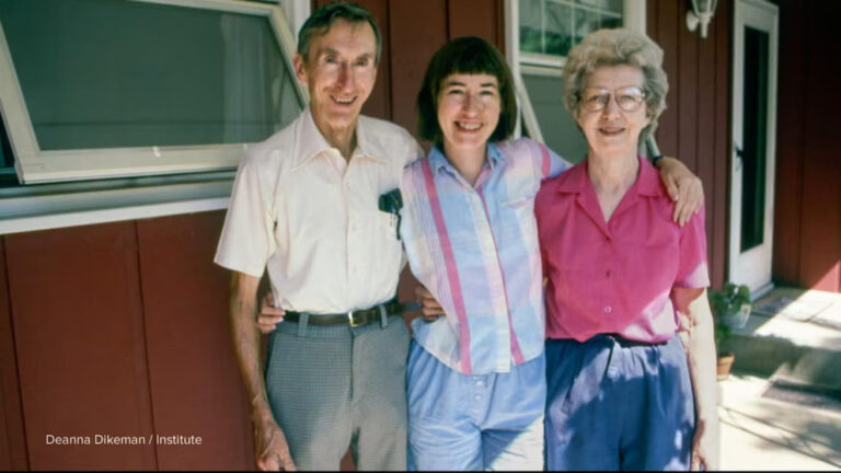 Photographer Deanna Dikeman and parents